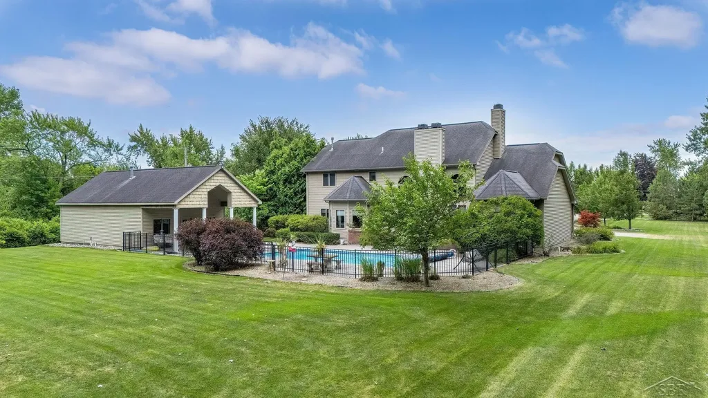 1238 W Center Road Hampton Charter Township MI 48732
