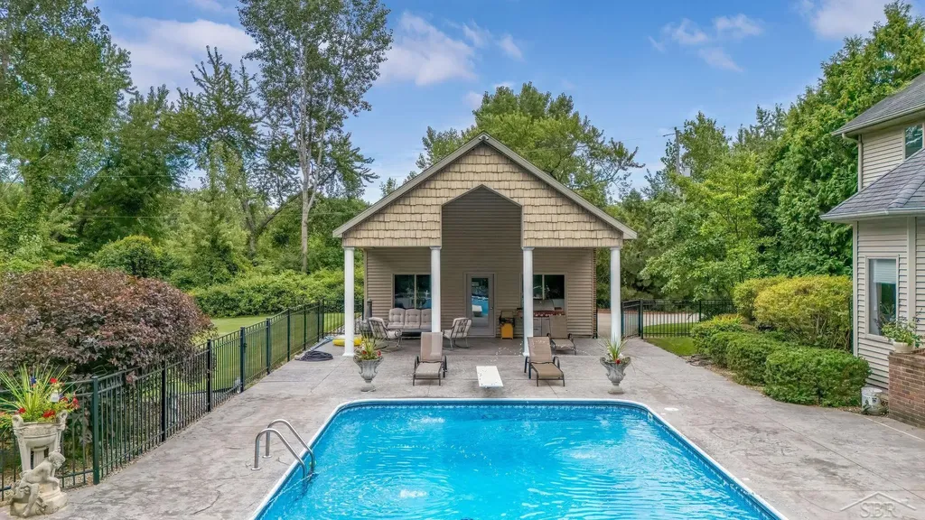 1238 W Center Road Hampton Charter Township MI 48732