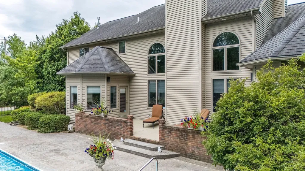 1238 W Center Road Hampton Charter Township MI 48732
