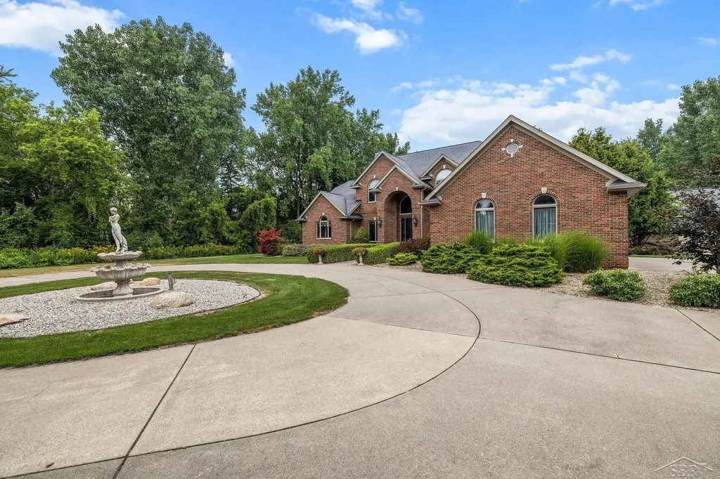 1238 W Center Road Hampton Charter Township MI 48732