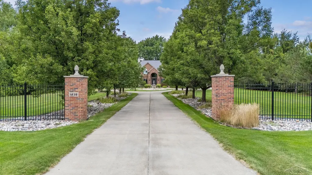 1238 W Center Road Hampton Charter Township MI 48732