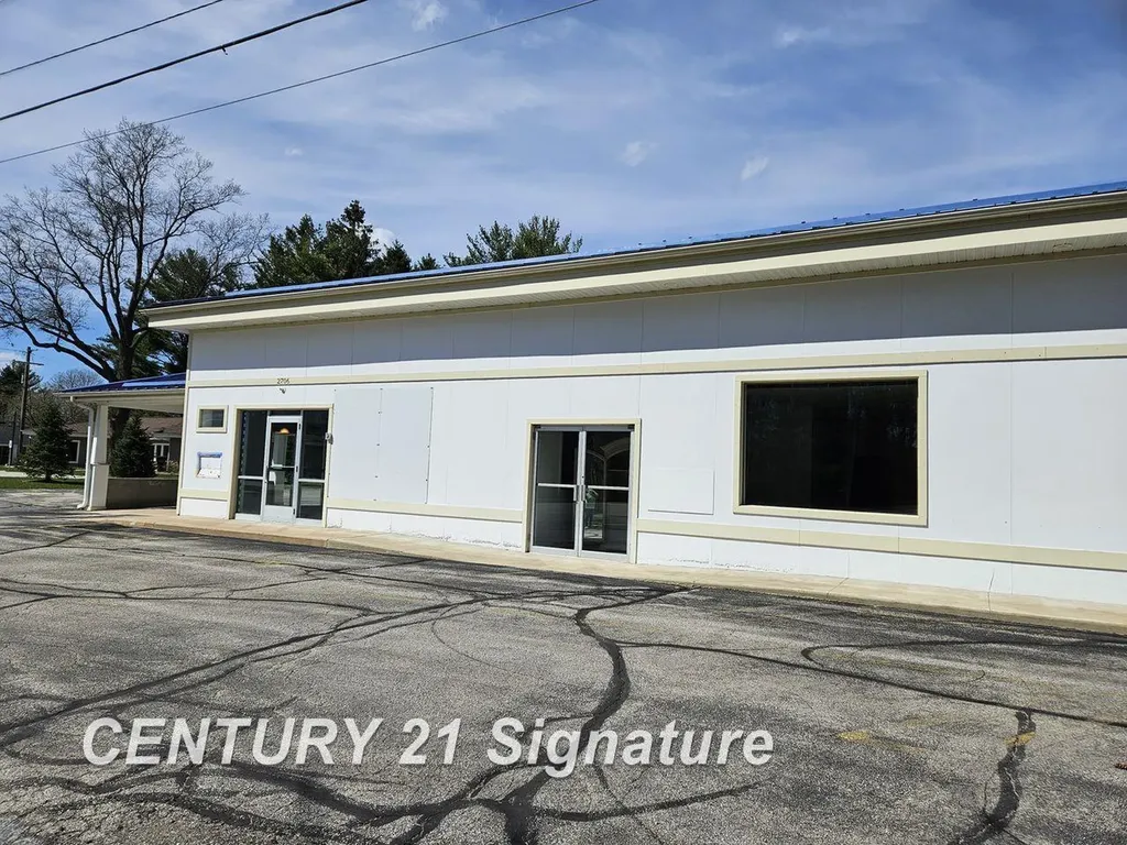 2706 N Saginaw Road Midland City MI 48640