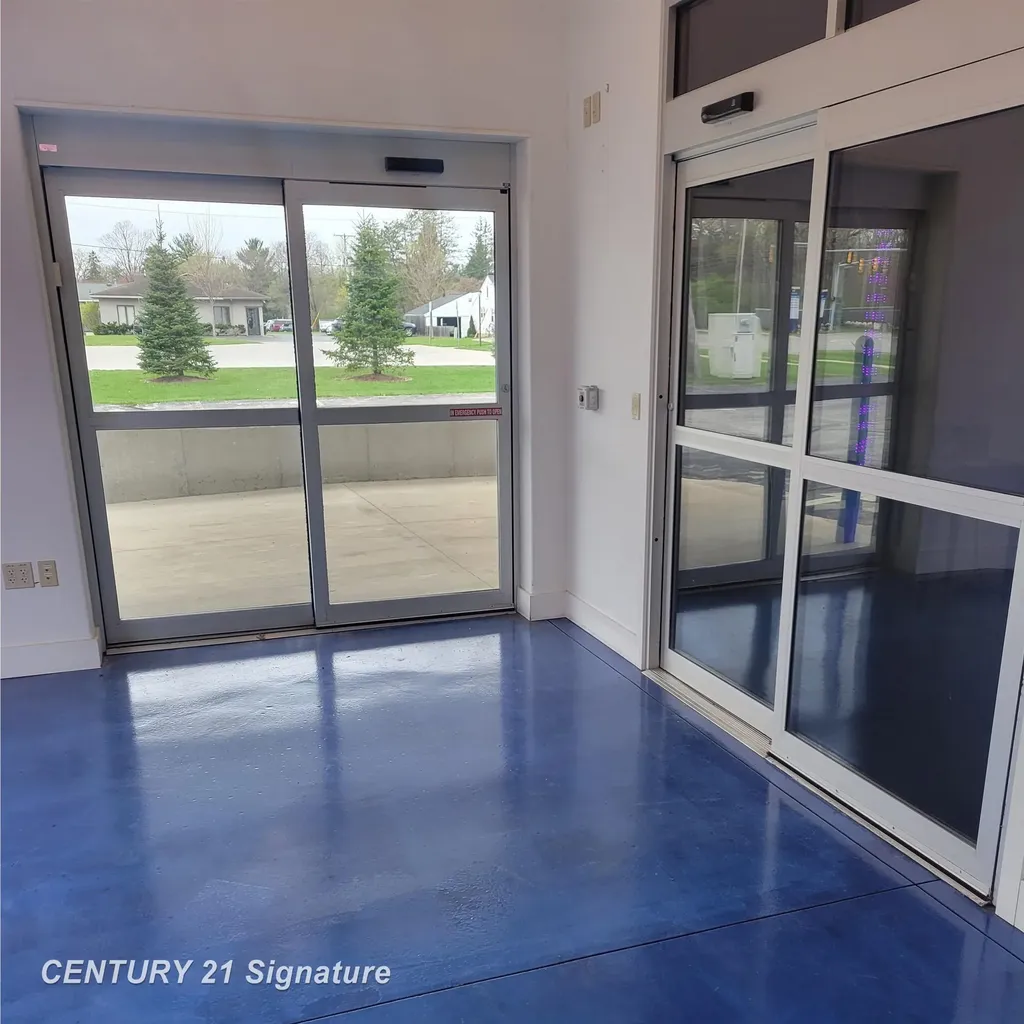 2706 N Saginaw Road Midland City MI 48640