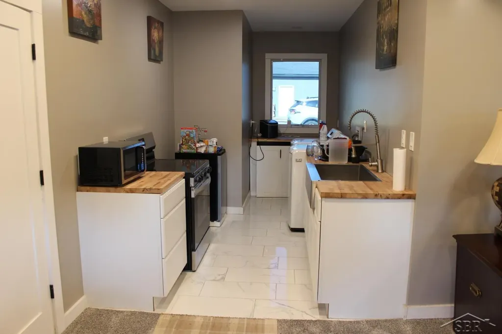 512 Germania Avenue Bay City City MI 48706