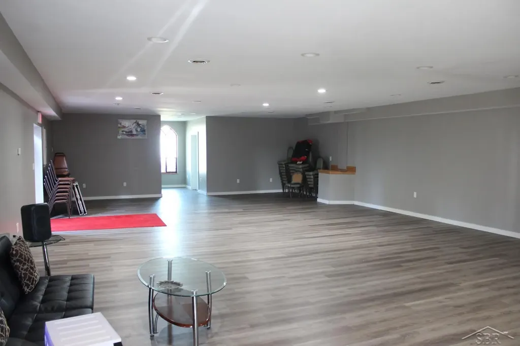 512 Germania Avenue Bay City City MI 48706