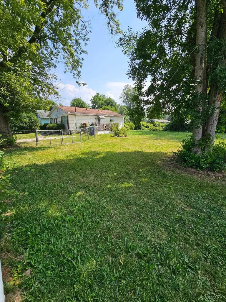 2258 California Avenue Bridgeport Charter Township MI 48601