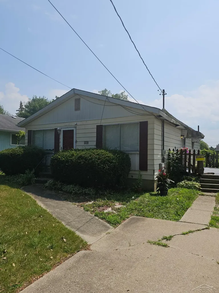 2258 California Avenue Bridgeport Charter Township MI 48601