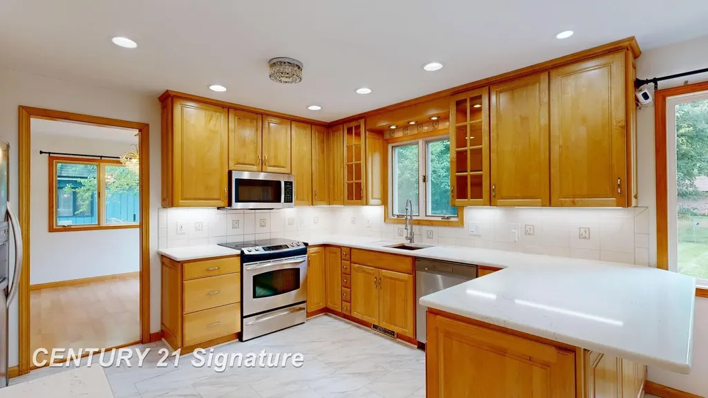 3175 Delevan Drive Saginaw Charter Township MI 48603