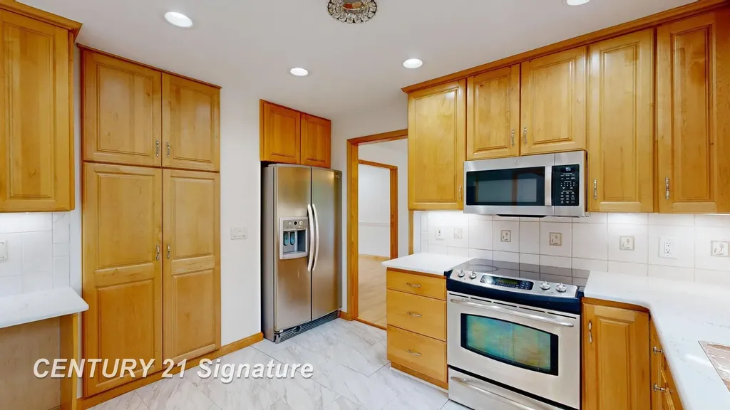 3175 Delevan Drive Saginaw Charter Township MI 48603