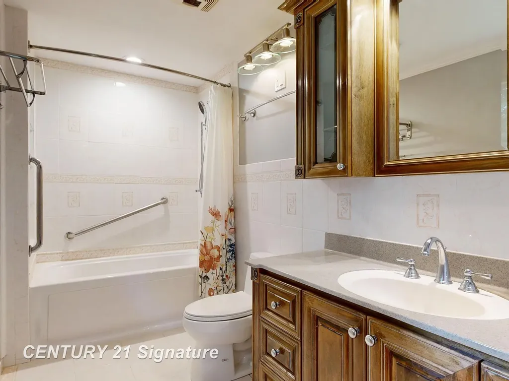 3175 Delevan Drive Saginaw Charter Township MI 48603
