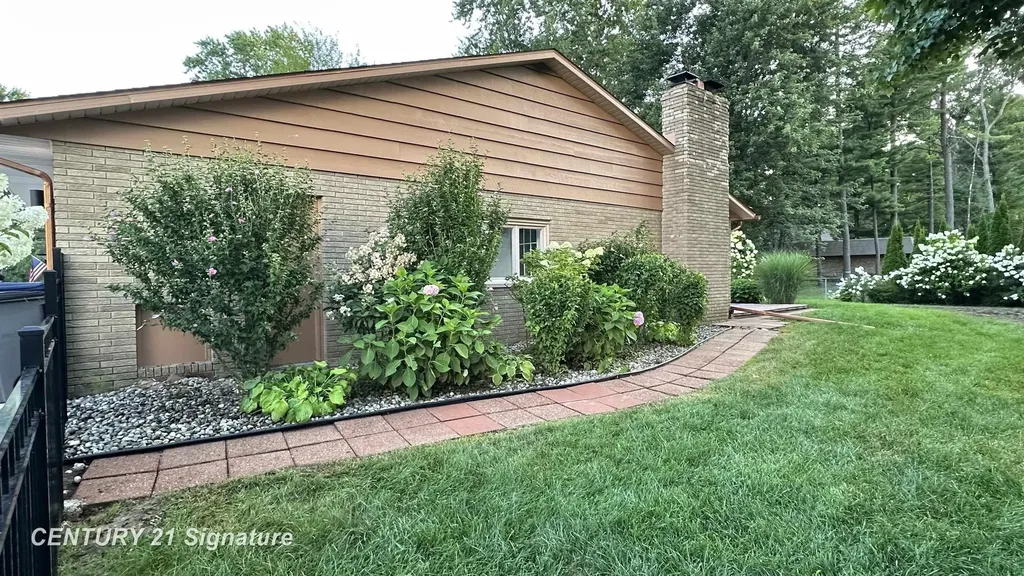 3175 Delevan Drive Saginaw Charter Township MI 48603