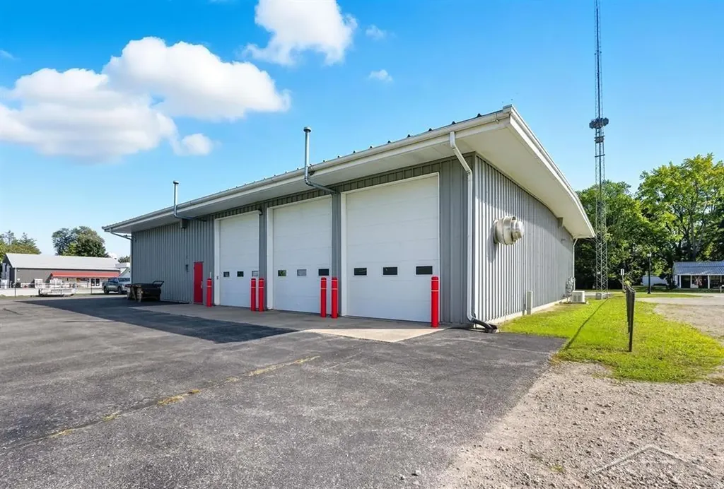 513 E Saginaw Street Breckenridge Village MI 48615