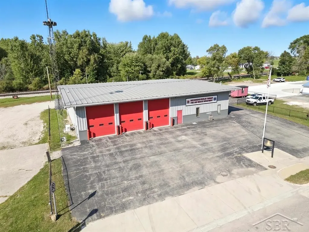 513 E Saginaw Street Breckenridge Village MI 48615