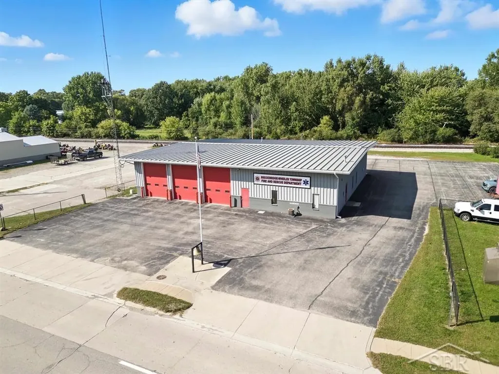 513 E Saginaw Street Breckenridge Village MI 48615