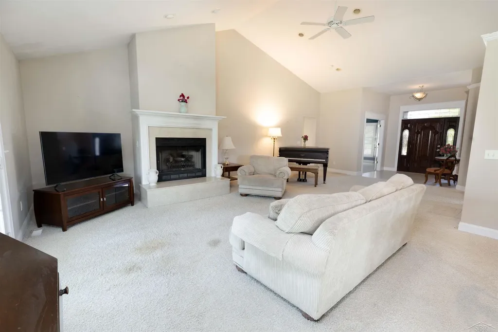 5832 N Braeburn Street Saginaw Charter Township MI 48638