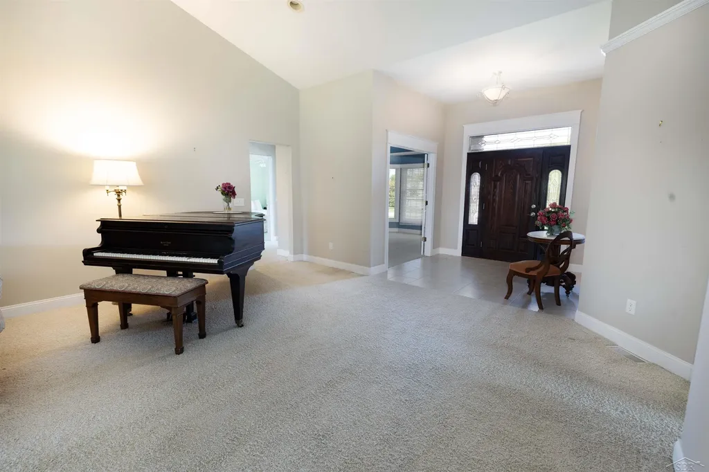 5832 N Braeburn Street Saginaw Charter Township MI 48638
