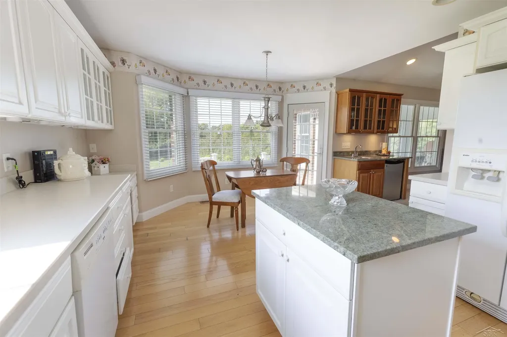 5832 N Braeburn Street Saginaw Charter Township MI 48638