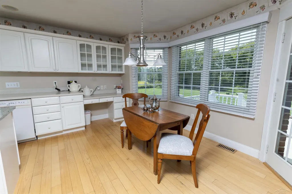 5832 N Braeburn Street Saginaw Charter Township MI 48638