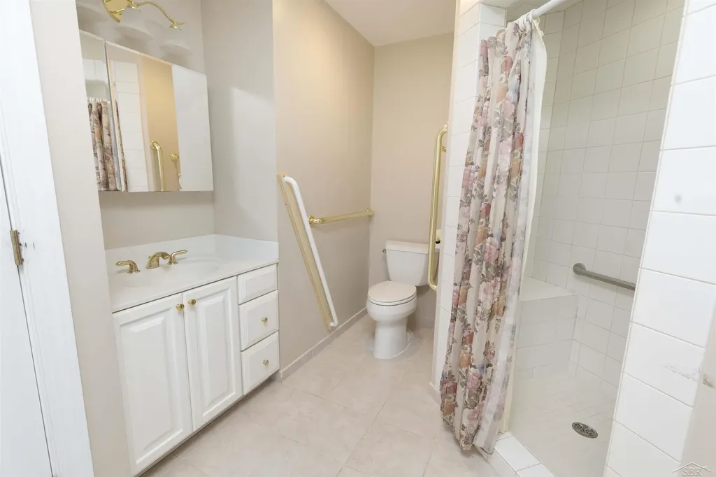 5832 N Braeburn Street Saginaw Charter Township MI 48638