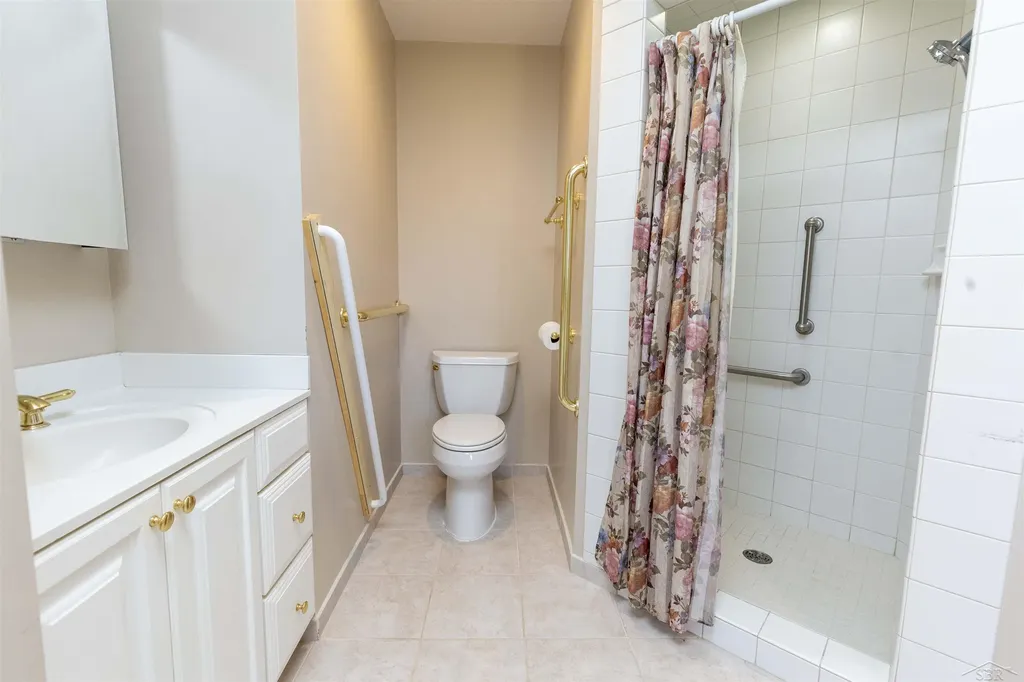 5832 N Braeburn Street Saginaw Charter Township MI 48638
