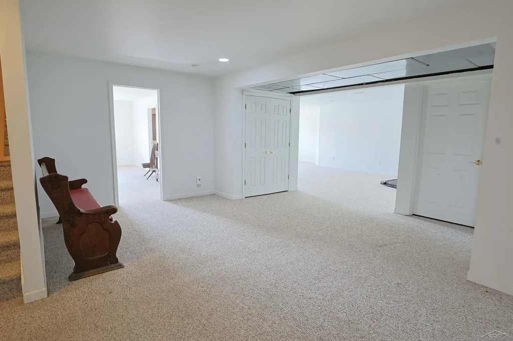 5832 N Braeburn Street Saginaw Charter Township MI 48638