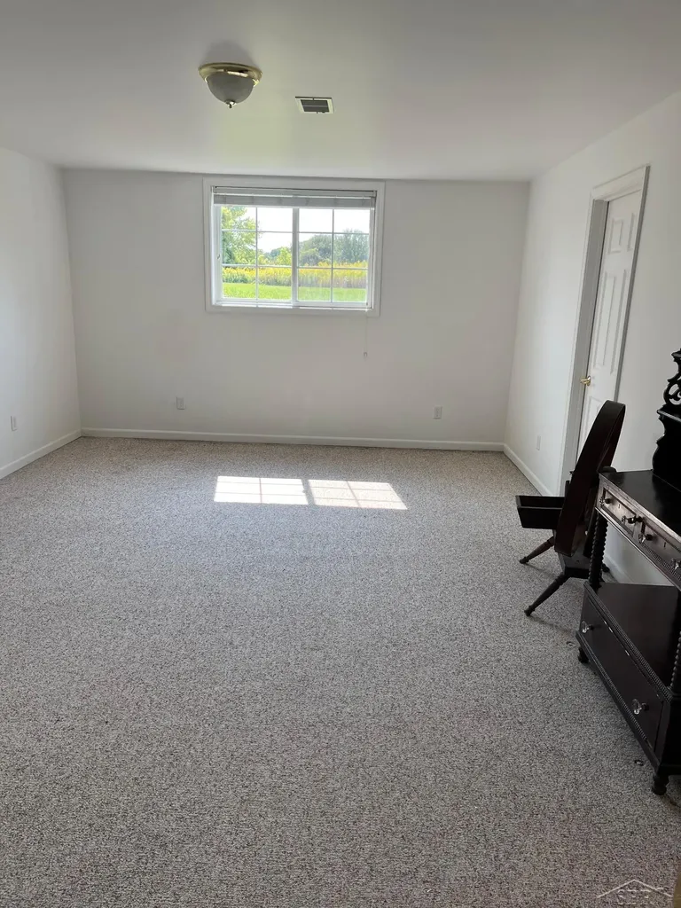 5832 N Braeburn Street Saginaw Charter Township MI 48638