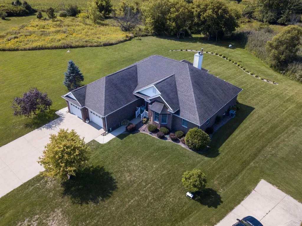 5832 N Braeburn Street Saginaw Charter Township MI 48638