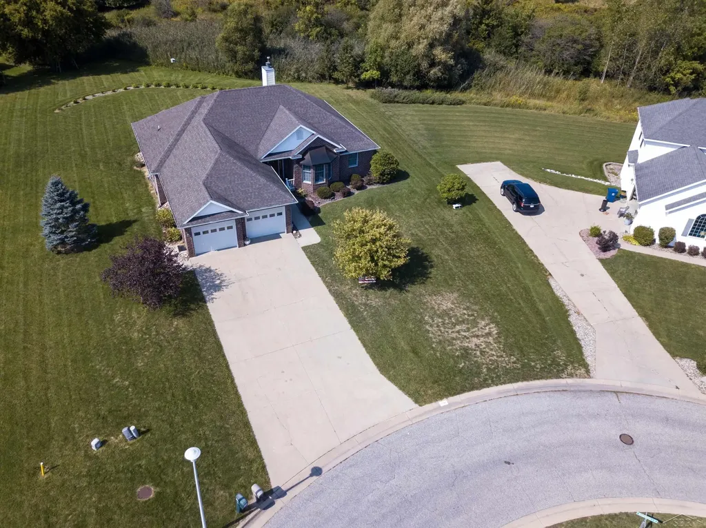 5832 N Braeburn Street Saginaw Charter Township MI 48638