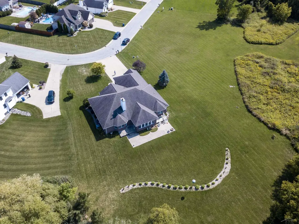 5832 N Braeburn Street Saginaw Charter Township MI 48638