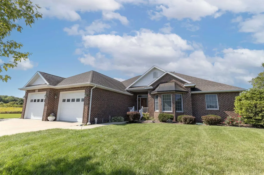 5832 N Braeburn Street Saginaw Charter Township MI 48638
