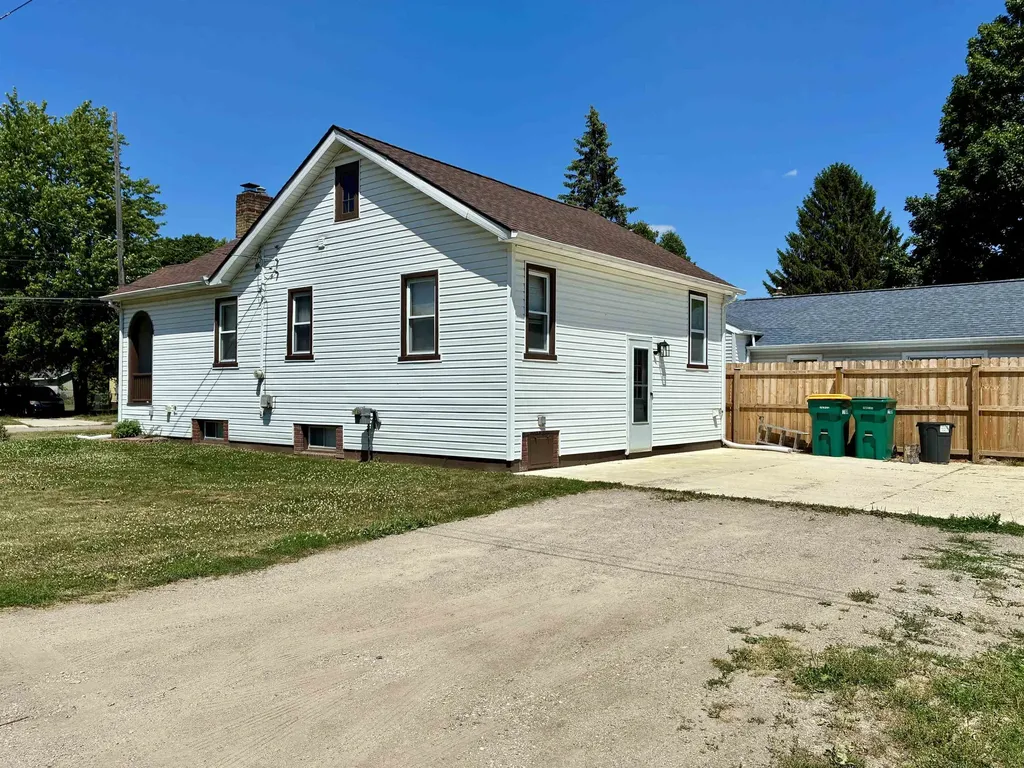 509 W Main Street Durand City MI 48429