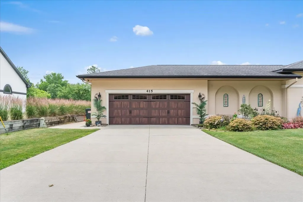 415 Curwood Drive Owosso City MI 48867