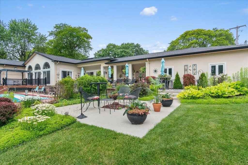415 Curwood Drive Owosso City MI 48867