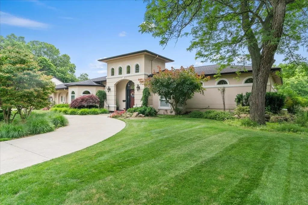 415 Curwood Drive Owosso City MI 48867