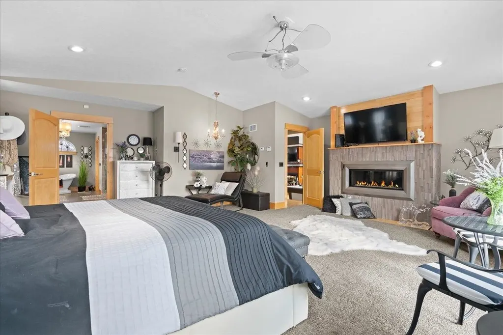 415 Curwood Drive Owosso City MI 48867