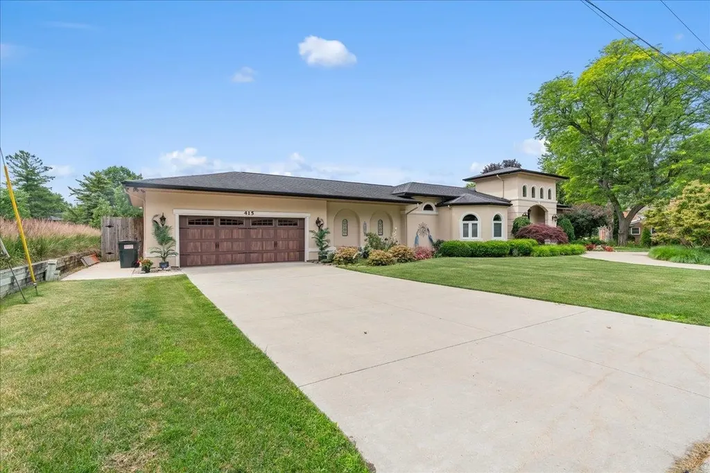 415 Curwood Drive Owosso City MI 48867