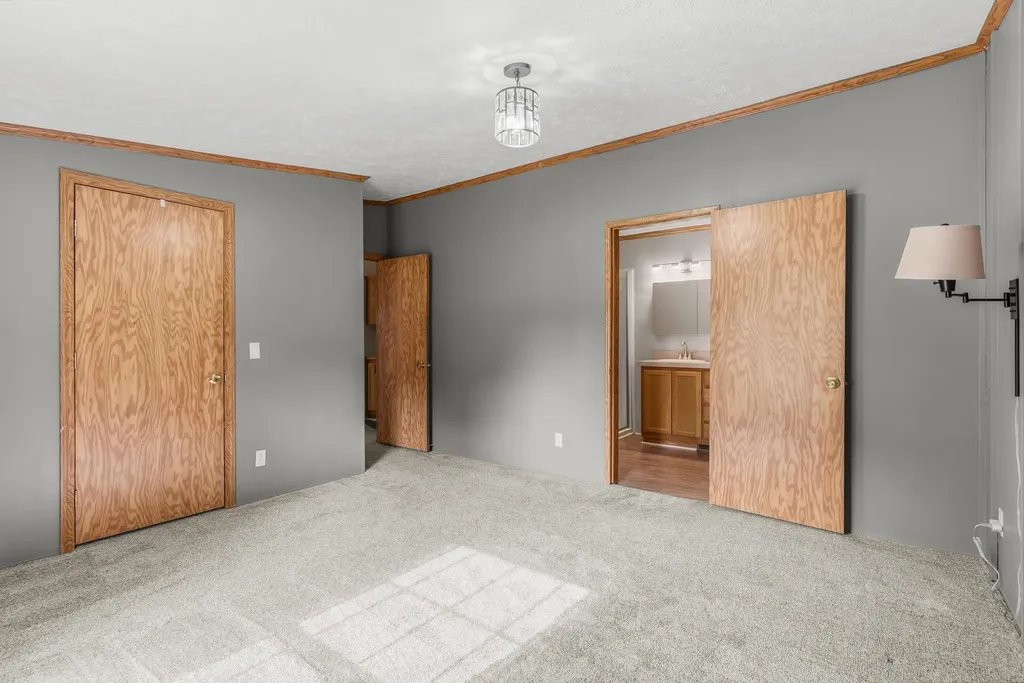 880 N East Street Fenton City MI 48430