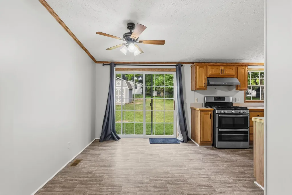 880 N East Street Fenton City MI 48430