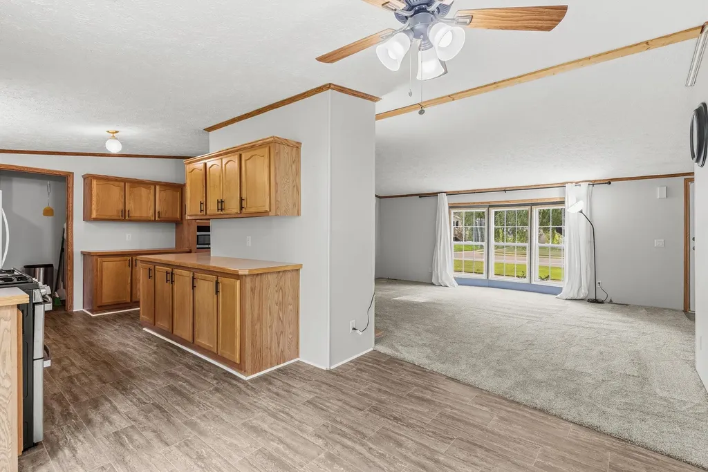 880 N East Street Fenton City MI 48430