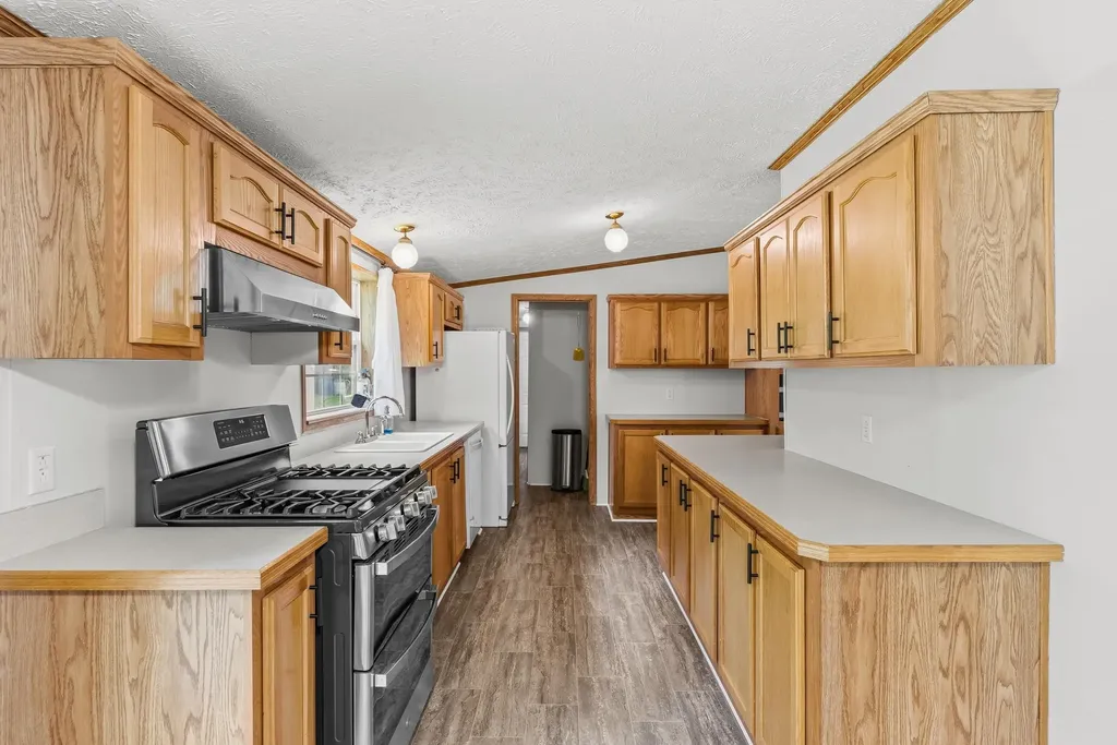 880 N East Street Fenton City MI 48430
