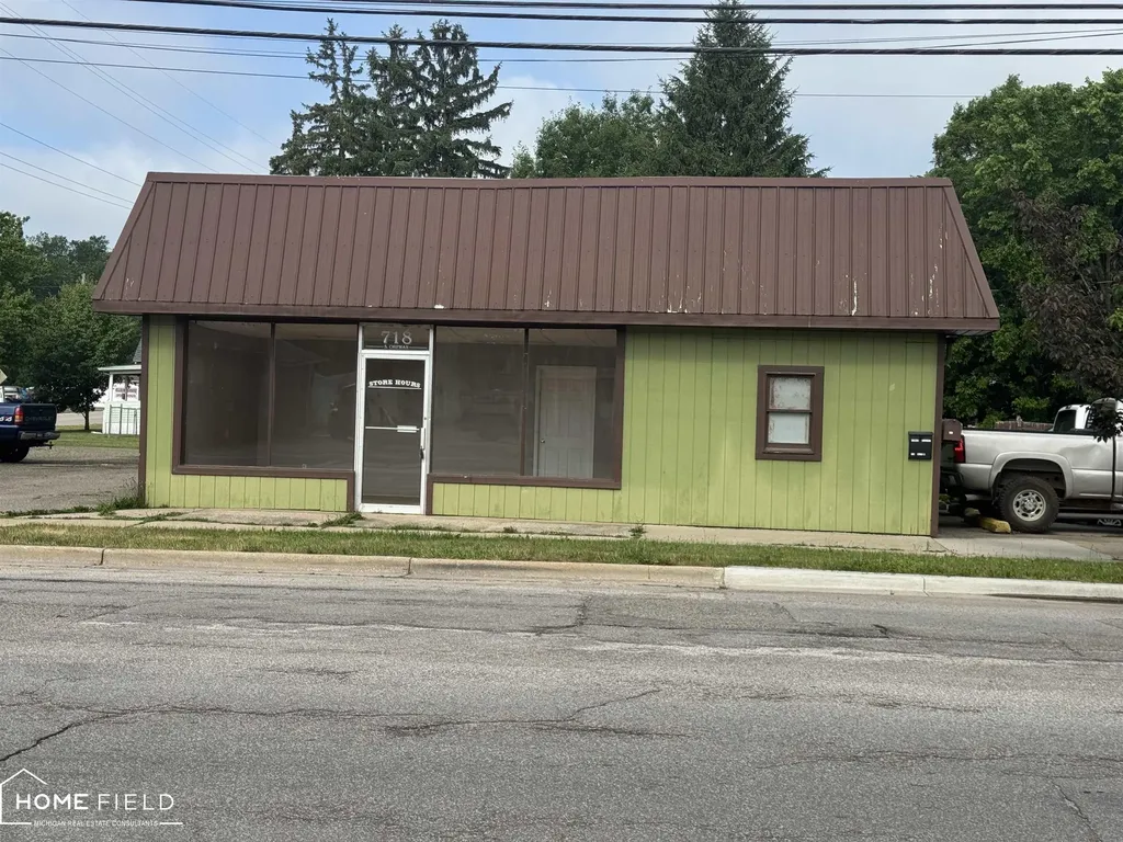 718 S Chipman Street Owosso City MI 48867