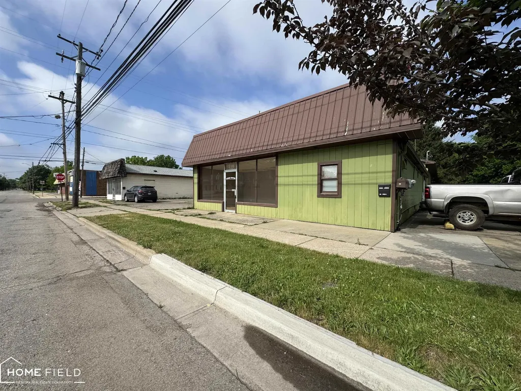 718 S Chipman Street Owosso City MI 48867