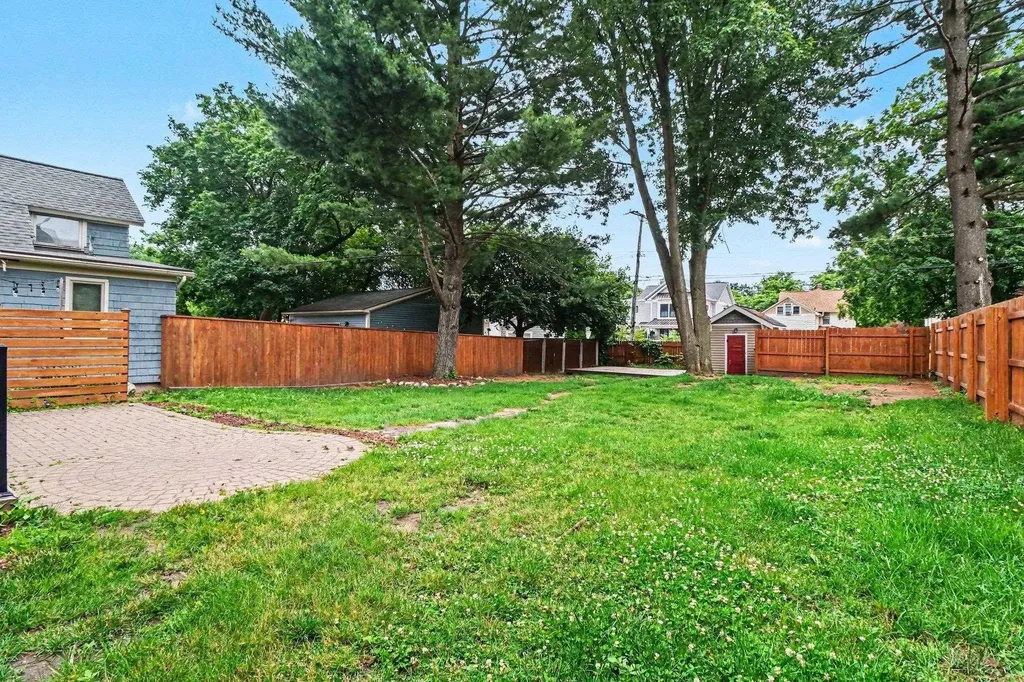 127 Drace Street Rochester City MI 48307