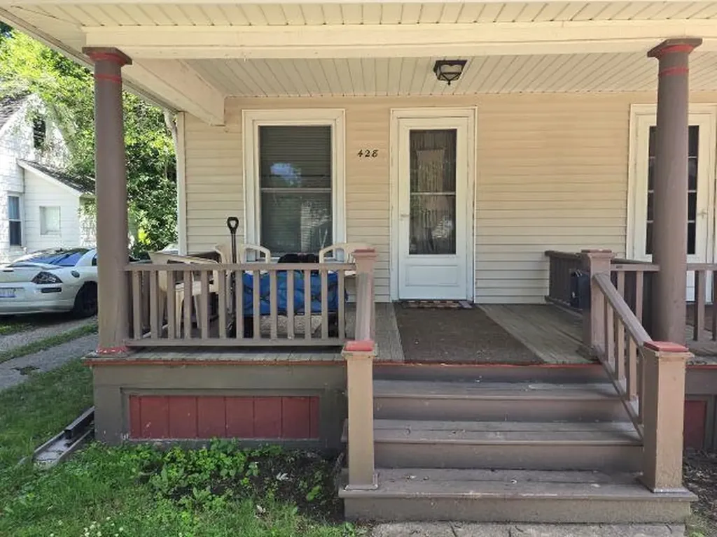 426 E Williams Street Owosso City MI 48867