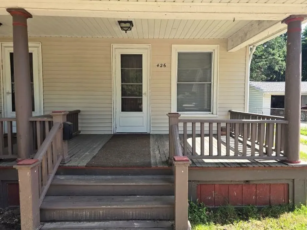 426 E Williams Street Owosso City MI 48867