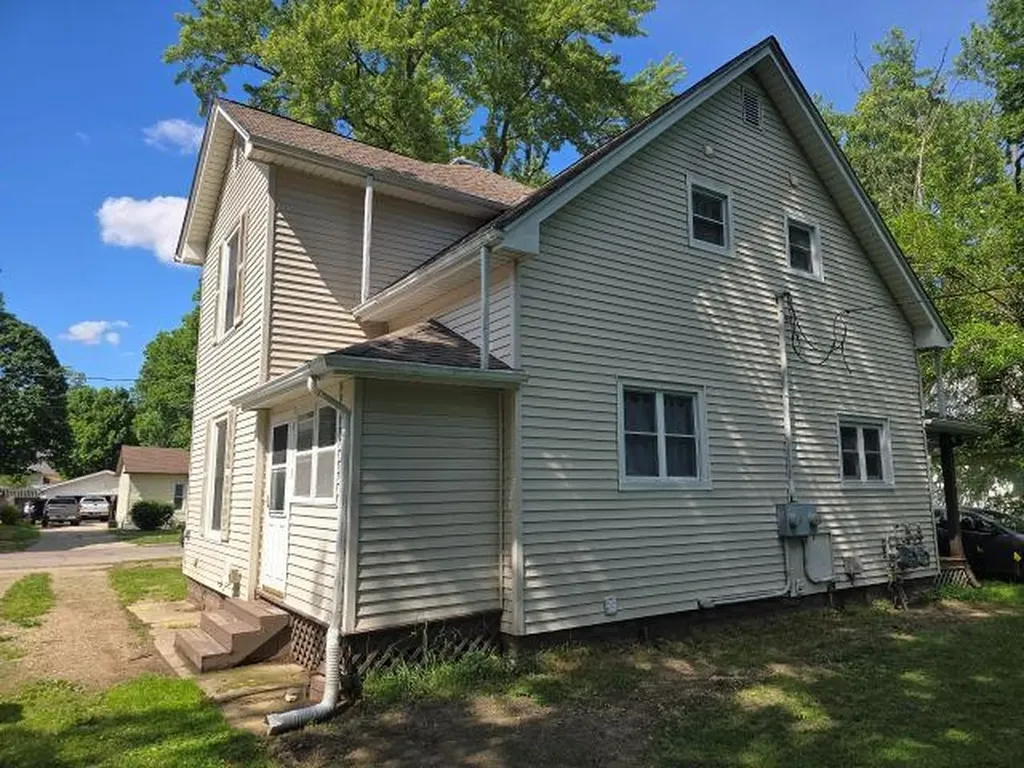 426 E Williams Street Owosso City MI 48867