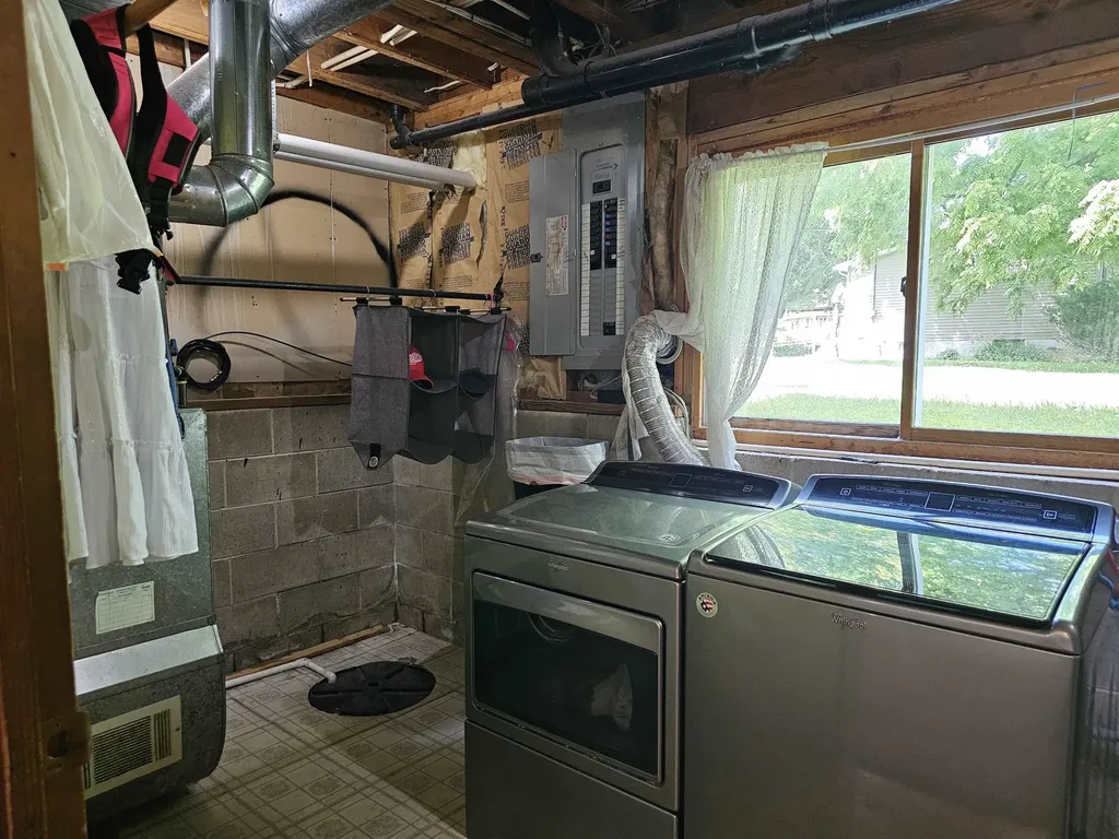 3208 W Bath Road Perry City MI 48872
