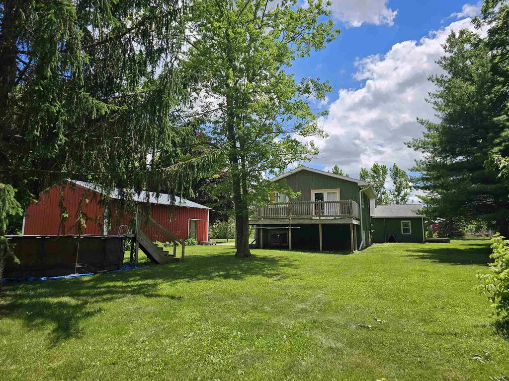 3208 W Bath Road Perry City MI 48872