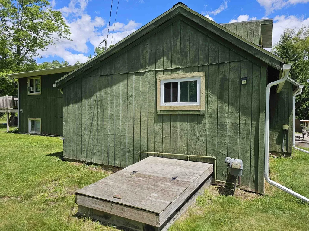 3208 W Bath Road Perry City MI 48872