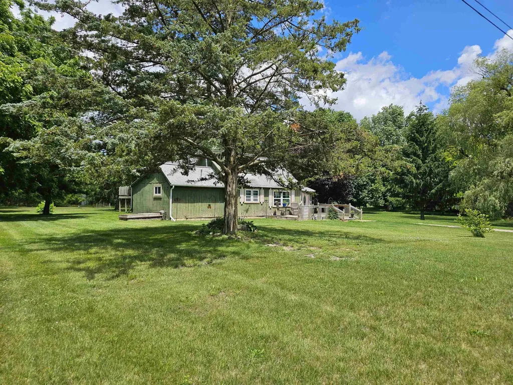 3208 W Bath Road Perry City MI 48872